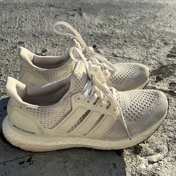adidas Shoes White Ultra Boost Size 65 Barely Worn Bottom Is